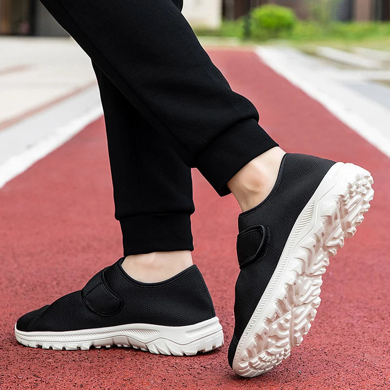 Pantofi Ortopedici Bărbați OrtoPas® Extra Fit – Închidere Reglabilă cu Scai & Calapod Lărgit (Mărimi 36-47)